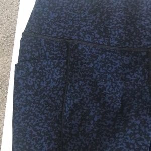 Blue black print Athleta leggings